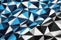 tkanina tkaniny poliester dekoracyjna wodoodporna PU wzór DECO 92 DECO 93 geometryczna geometria szara niebieska agatex.jpg